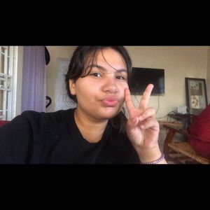 Meet your Posher, Abigail elí